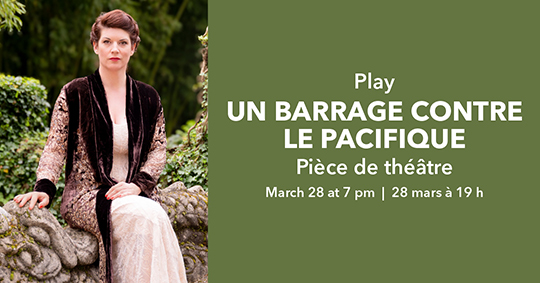 Informations sur l'événement à côté d'une photo d'une femme aux cheveux roux vêtue d'une robe, assise sur un mur de soutènement et regardant directement vers l'appareil photo.