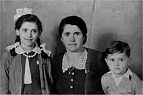 Maria Grazia, Maria Rosaria et Luigi Antonio Pagano.