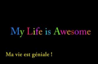 Mots colorés écrits sur un fond noir.