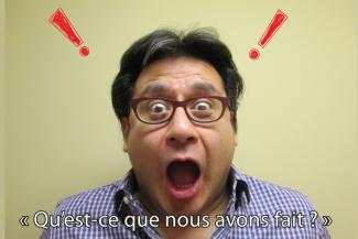 Un homme a un visage choqué avec deux marques d’exclamation animées de chaque côté.