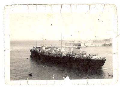 Vieille photographie froissée d’une vue aérienne du bateau Marine Perch.