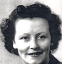 Photo en noir et blanc de Chris jeune fille.