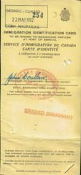 Carte d’identité d’immigration de John.