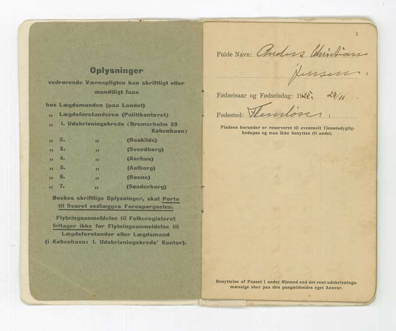 Pages du livret militaire.
