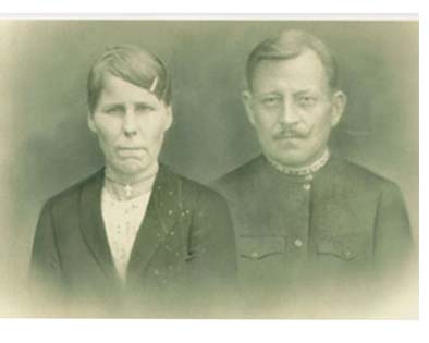 Vieux portrait peint d’un homme et d’une femme.