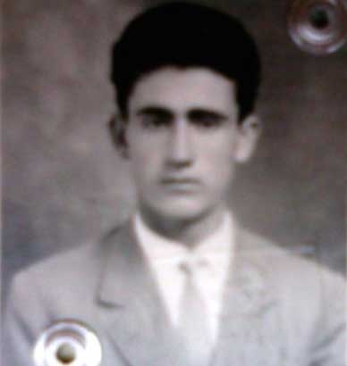 noir et blanc photo de jeune homme