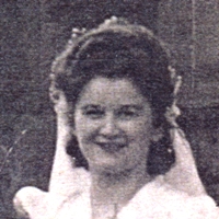 Une vieille photo de Molly en jeune mariée.