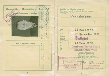 Vieux document de voyage temporaire jauni utilisé par Janis.