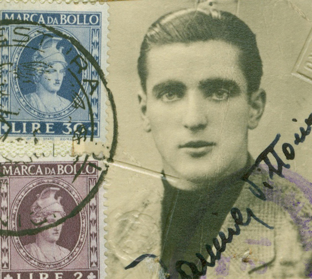 Gros plan de la photo d'identité de Vittorio.